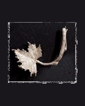 Sycamore leaf brooch